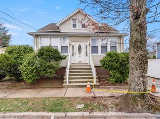 90 Phelps Ave, Bergenfield, NJ 07621