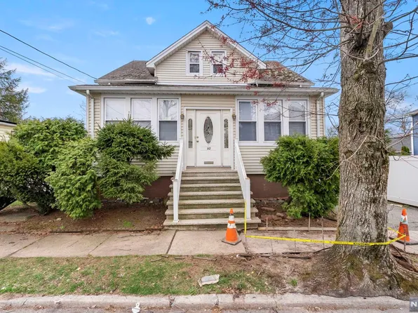 90 Phelps Ave, Bergenfield, NJ 07621