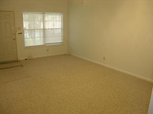 2nd image of 804-806 CHEVY CHASE DR