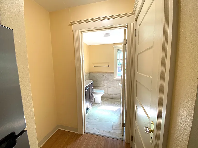 832 Georgia St #B — Photo 14