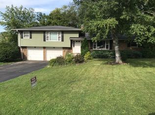 88 Pine Ct, Crystal Lake, IL 60014