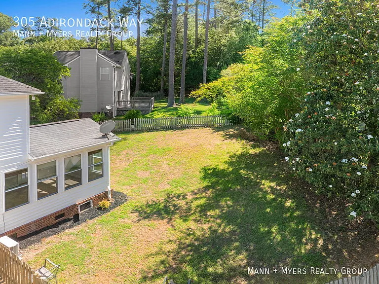 305 Adirondack Way — Photo 42