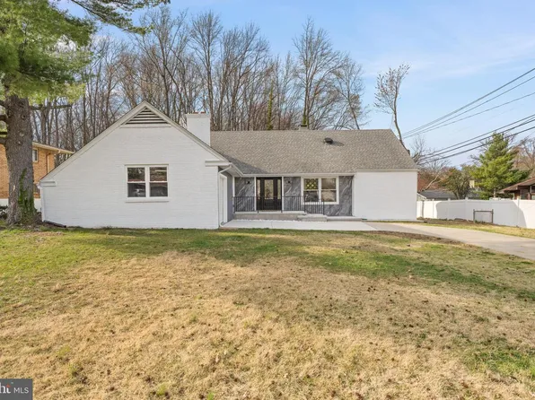 301 Hialeah Dr, Cherry Hill, NJ 08002