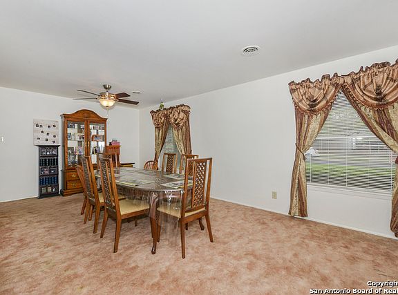 5th image of 3022 Gainesborough Dr