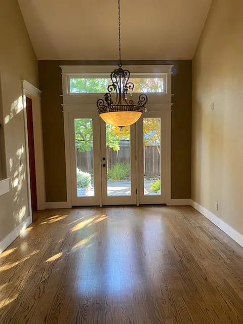 4 bed, 2162 sqft, $4,500 — Photo 3