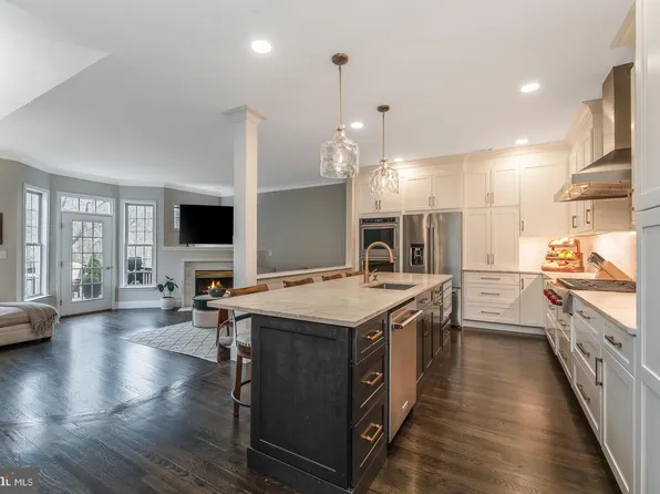 10 Rock Creek Woods, Lambertville, NJ 08530