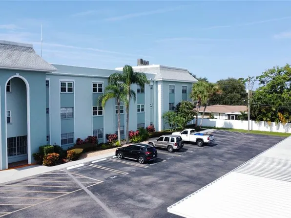 1706 Belleair Forest Dr APT 214, Belleair, FL 33756
