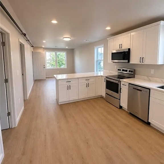 134 Florence St #3 — Photo 3