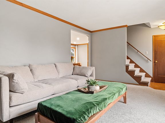 3rd image of 2408 Guenever Ct