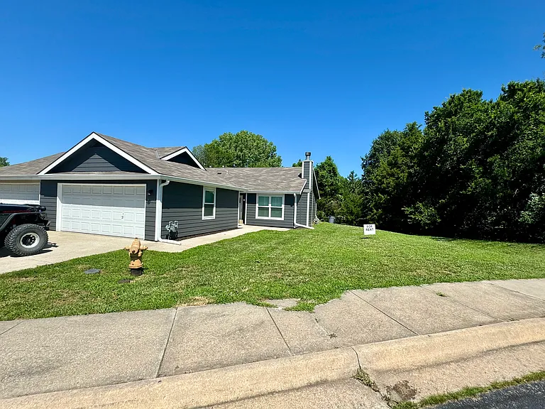 2100 Pikes Peek Pl — Photo 14