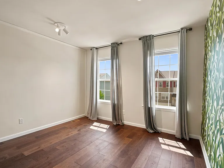 443 Tall Oaks Dr — Photo 12