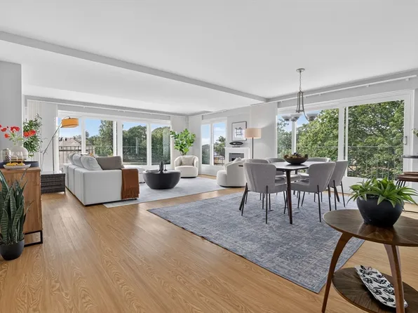 131 Sewall Ave APT 61, Brookline, MA 02446