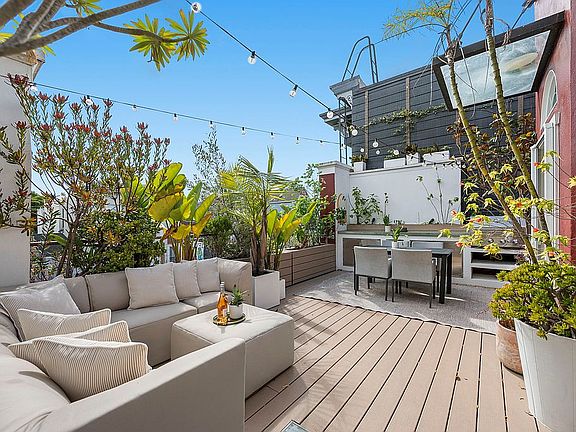 2nd image of 541 Divisadero St