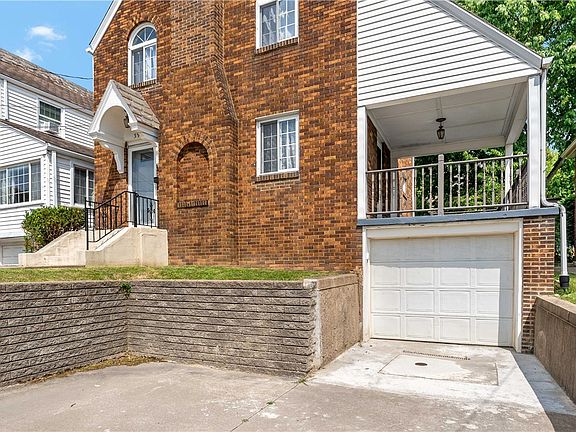 2nd image of 3940 Dalewood St