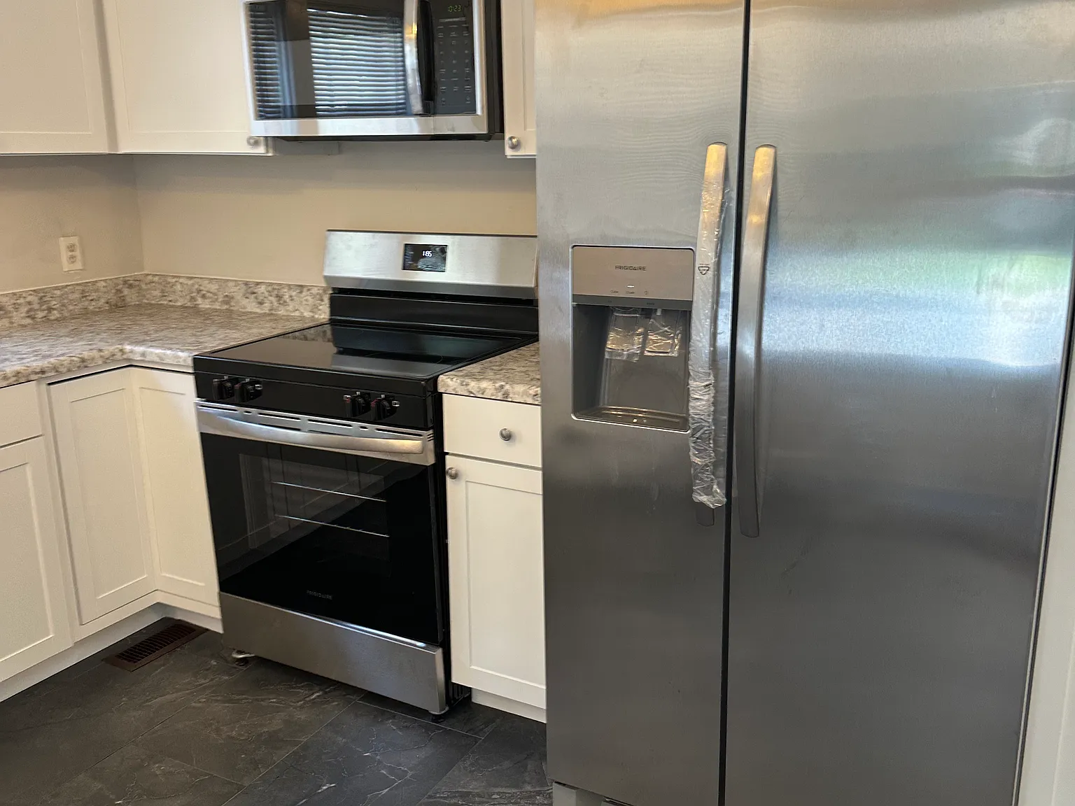 3 bed, $1,200 — Photo 3