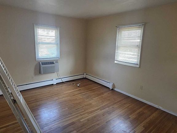 5th image of 239 Cherry Hill Drive #1A