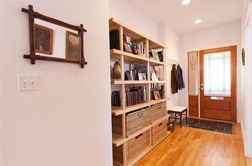 2nd image of 14 Ibbetson St #1