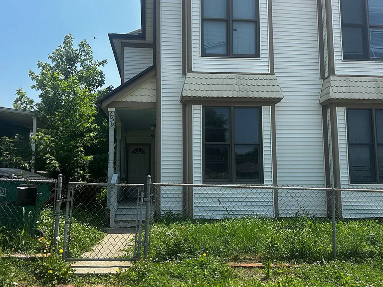 1029 S 15th St — Photo 1