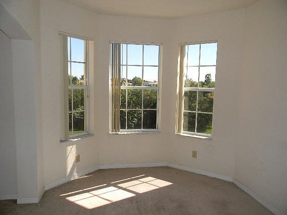 3rd image of 120 SW Peacock Blvd APT 11-101