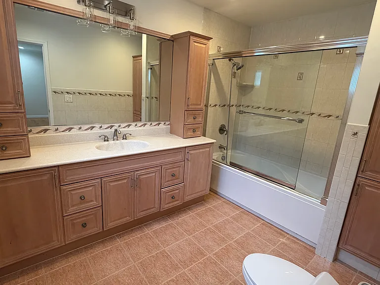 6836 Lindley Ave — Photo 6