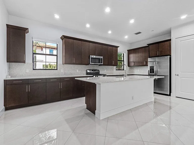 7115 Edison Pl — Photo 21