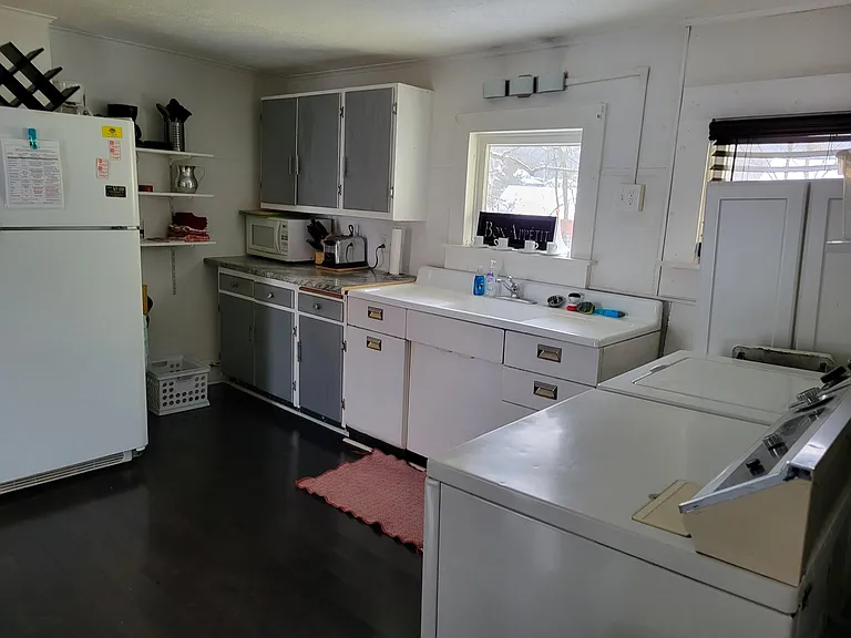 290 E 1st St #2-6 — Photo 25