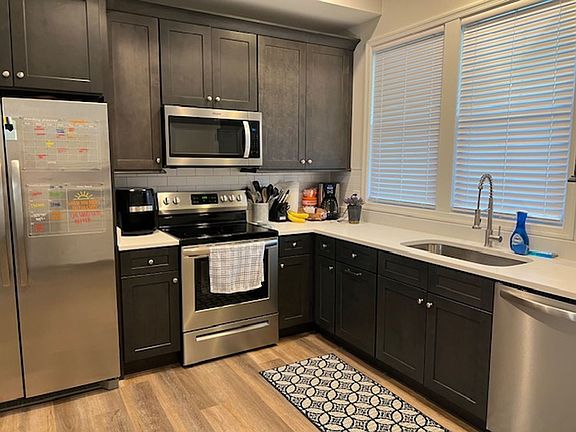 3rd image of 4-29 Bristol Ln #27