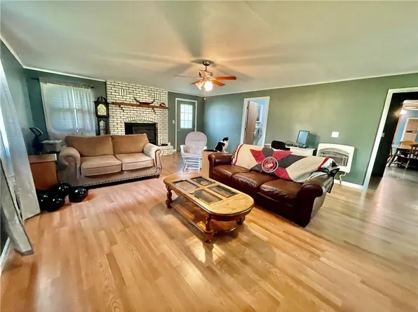 105 E Chestnut St, Rich Hill, MO 64779