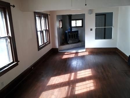 4th image of 1076 Western Ave N