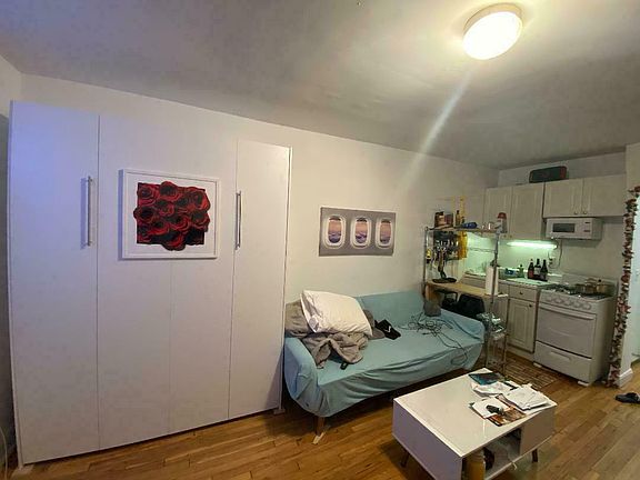 5th image of 249 E 2nd St #12