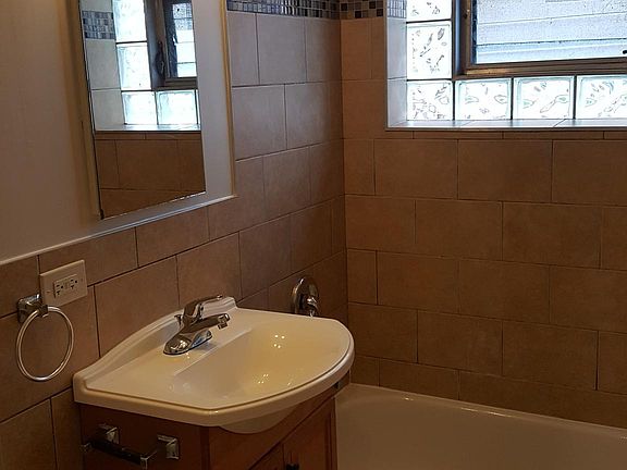 3rd image of 730 Bellwood Ave APT 1E