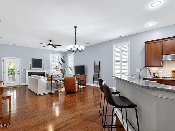 4th image of 9820 Derbton Ct