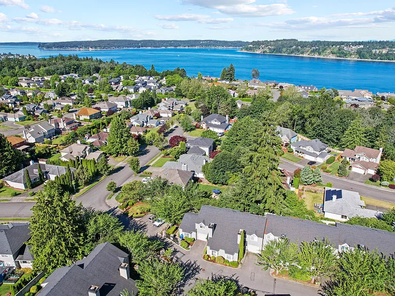 Water's Edge Townhomes — Photo 29