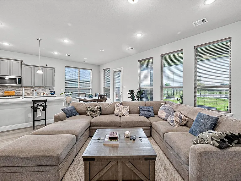 6506 Tiburon Lakes Dr — Photo 9