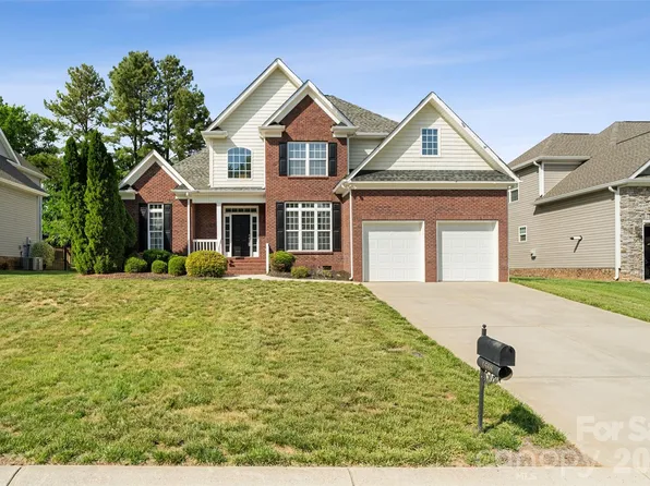 1588 Essex Hall Dr, Rock Hill, SC 29730