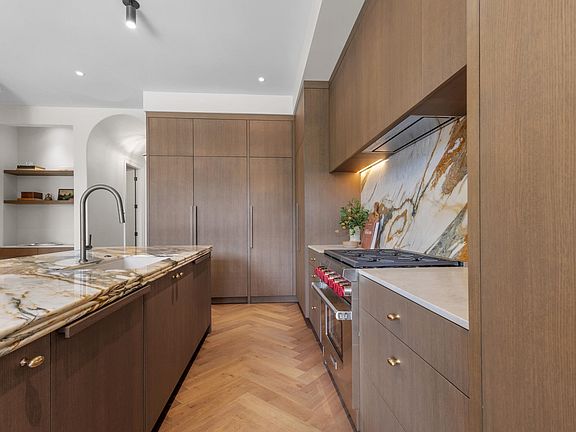 5th image of 4136 Cambridge St #2