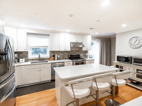 384 Walnut St, Shrewsbury, MA 01545