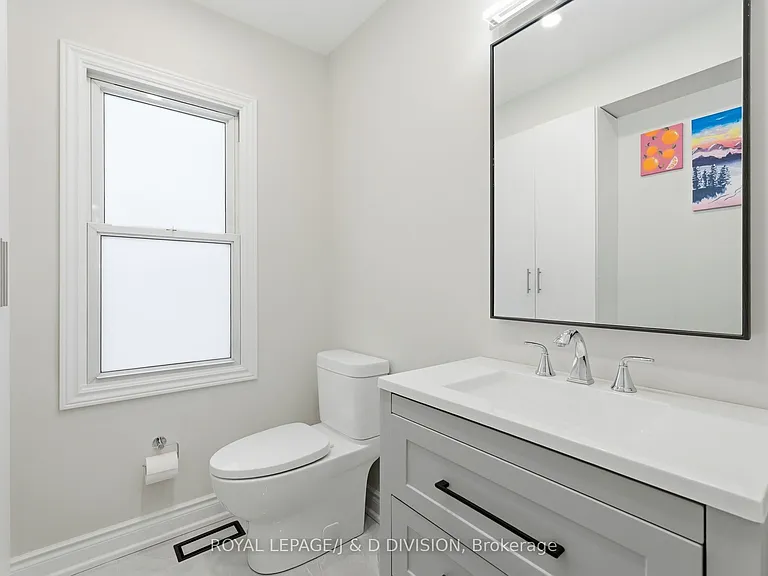 118 Bogert Ave #UPPER — Photo 9