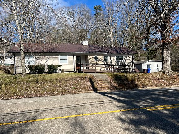 3rd image of 129 E Tennessee Ave