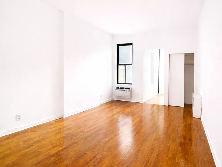 404 E 75th St #3C — Photo 3