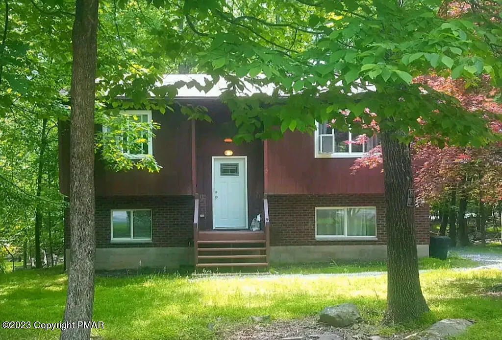 205 Mercedes Ct photo 1