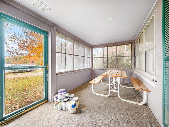2nd image of 227 Oak Grove Dr