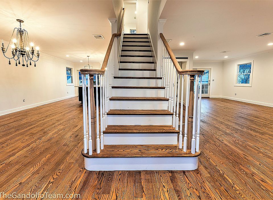 2nd image of 15 Giannelli Ave