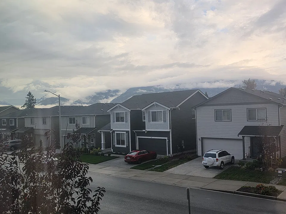 1105 16th Dr