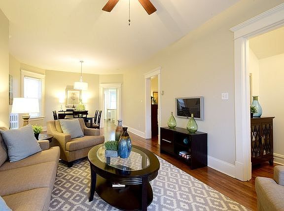 3rd image of 3432 N Hamlin Ave