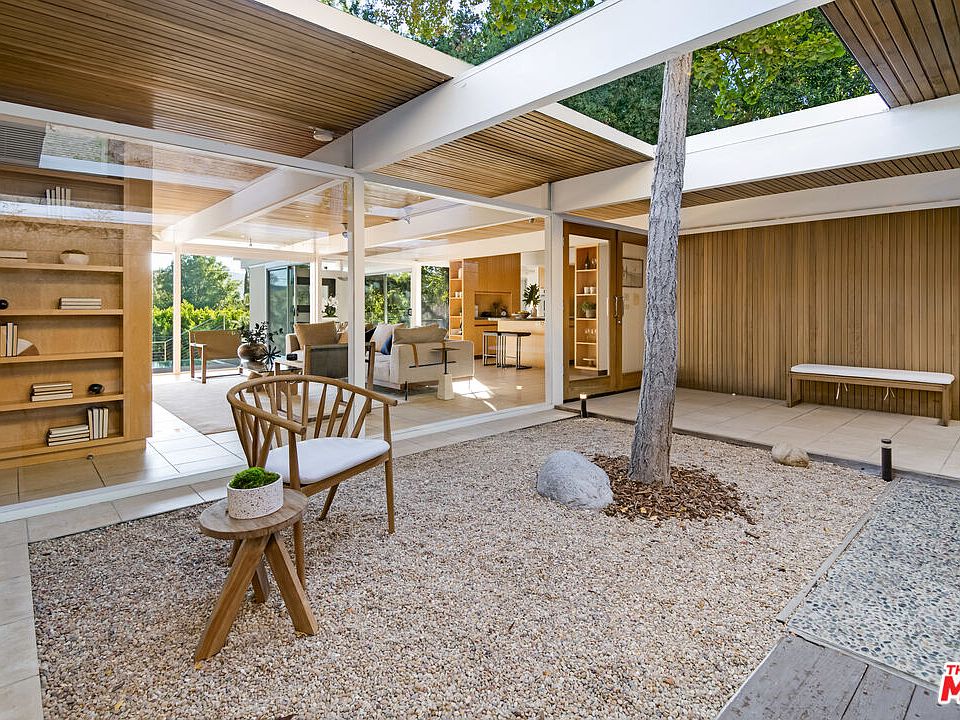 1st image of 2621 La Cuesta Dr