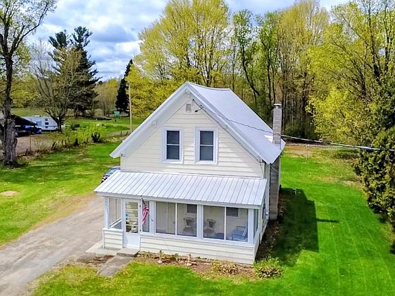 4th image of 545 River Rd