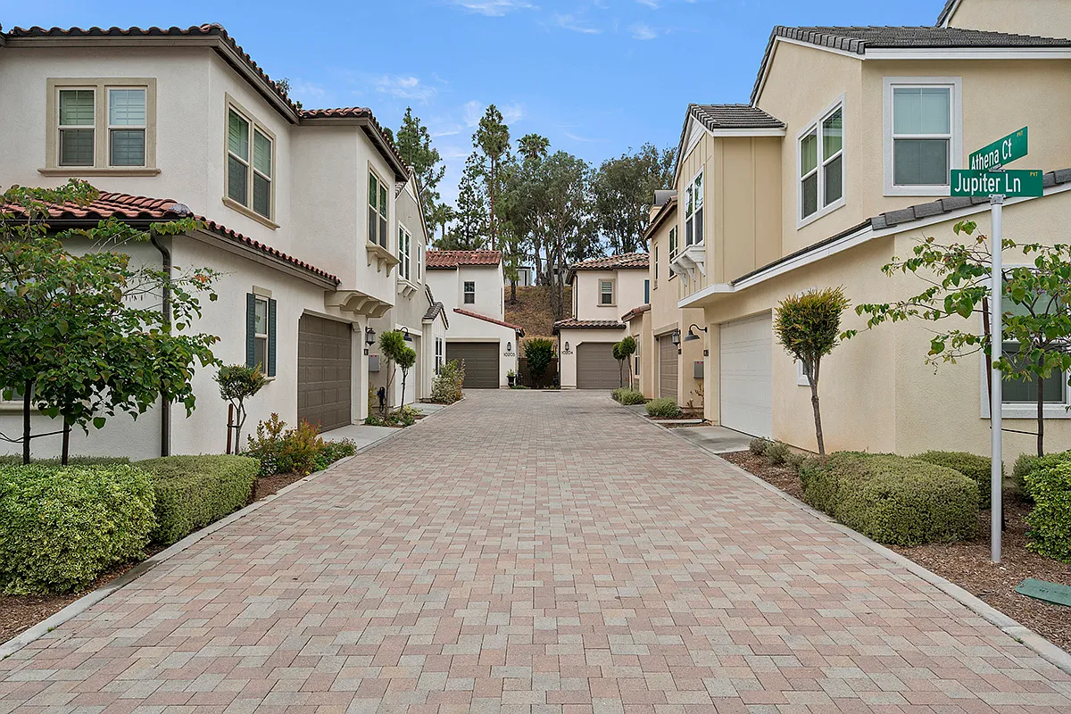 Building Photo - 10205 Athena Ct