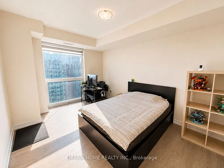 99 John St #4302 — Photo 11