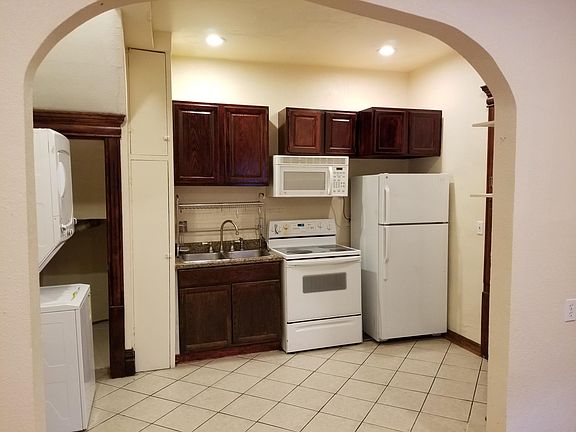 5th image of 2916 Portland Ave APT 1